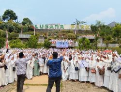 Jamaah Wisata Religi Asal Tanggamus Kunjungi Lubana Sengkol di Banten
