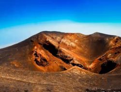 Inilah 5 Fenomena Gunung yang Berubah Warna di Sepanjang Tahun, Kok Bisa? Berikut Penjelasanya