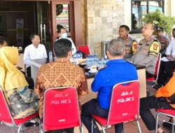 3 Pawang Gajah Didatangkan untuk Atasi Konflik Gajah dengan Manusia di Tanggamus