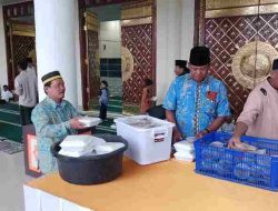 Masjid Islamic Center Kotaagung Siapkan 300 Nasi Kotak Perhari untuk Jamaah Berbuka Puasa