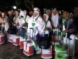 393 Calhaj Tanggamus Kloter 39 Berangkat Menuju Tanah Suci
