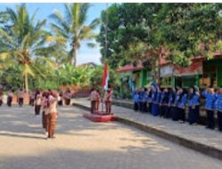 Peringati Hardiknas, SDN Air Bakoman Gelar Upacara Bendera