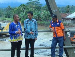 Normalisasi Way Semuong, Pemkab Tanggamus Turunkan 4 Alat Berat