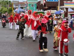 Karnaval Pelajar Tingkat PAUD, TK dan SD di Kotaagung Berlangsung Meriah