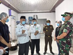 Pastikan MBG Aman Dikonsumsi, Bupati Tanggamus Sidak Dapur SPPG Gisting