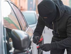 Oknum Polisi Curi Mobil Polisi